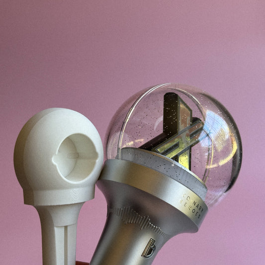 Xdinary Heroes Villains Lightstick Stand