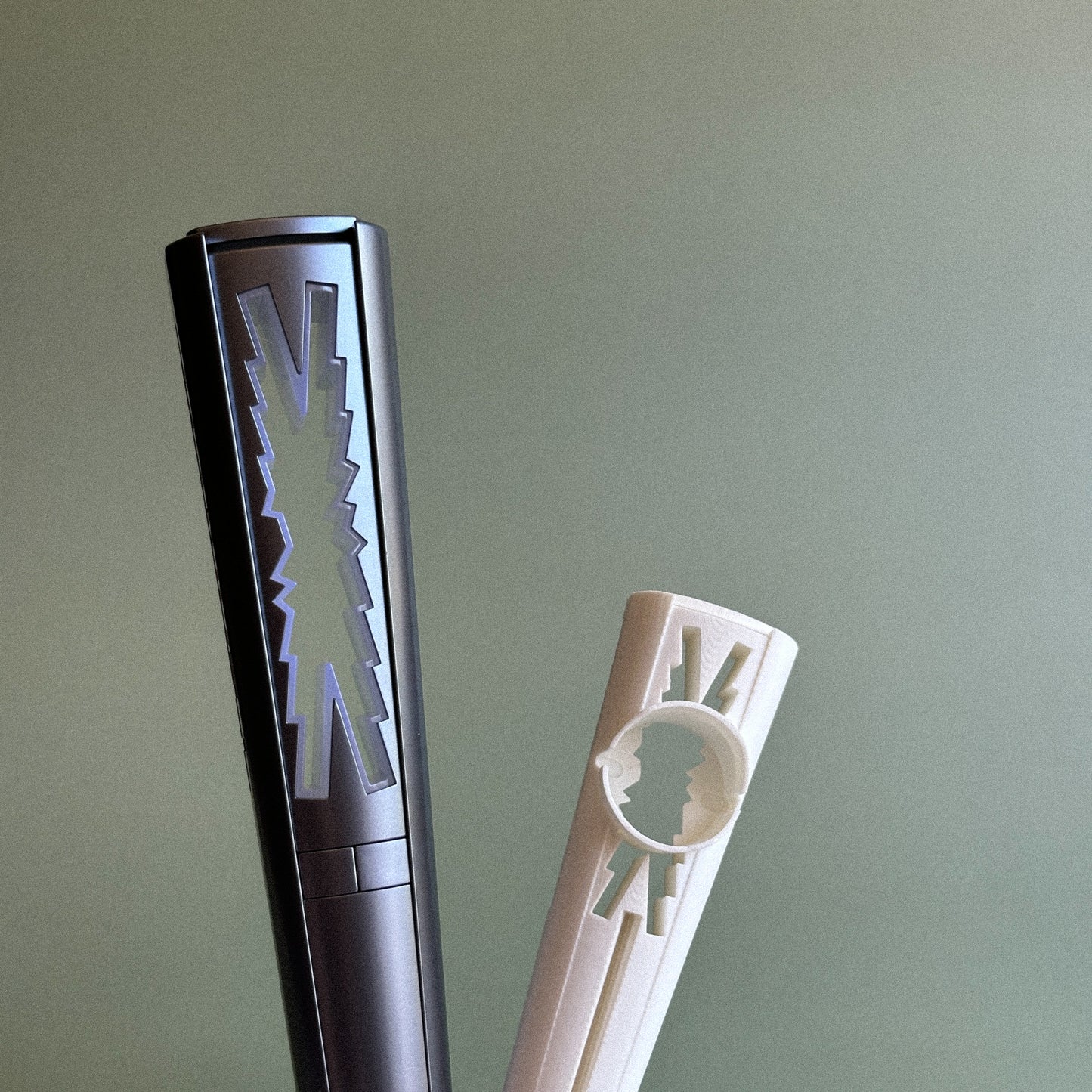 Le Sserafim Fim Lightstick Stand